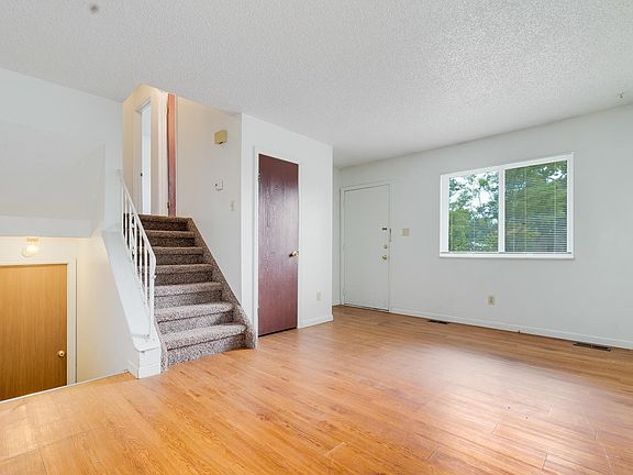 3rd image of 1552 S Memphis St