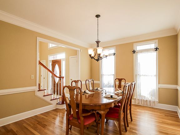 2nd image of 4328 Highborne Dr NE