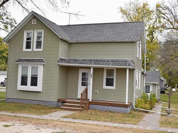 201 3rd St, Grafton, IA 50440
