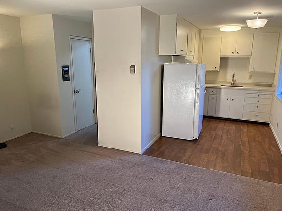 3rd image of 551 Ortega Ave APT 1