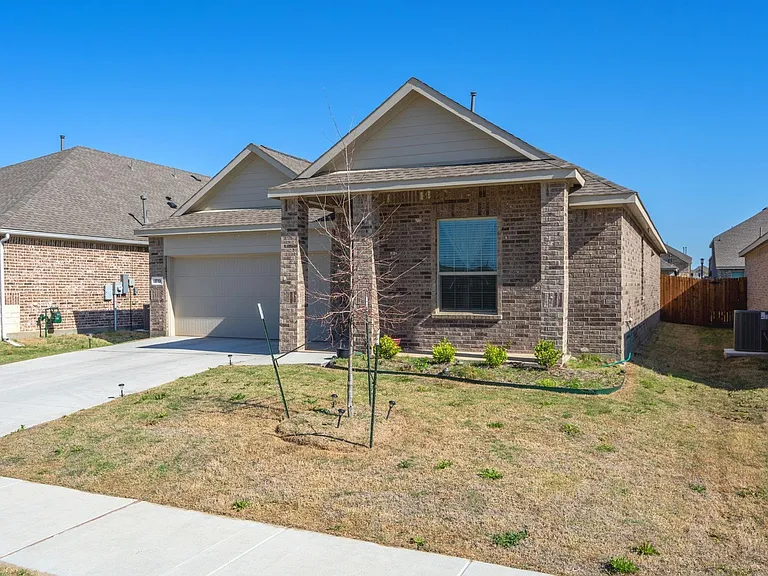 1713 Lake Grove Dr — Photo 16