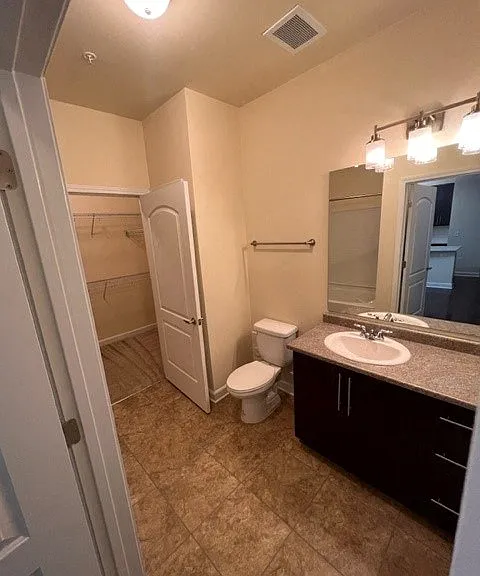 Clairmont at Hillandale — Photo 37