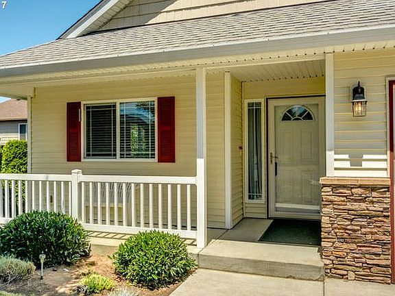 3rd image of 5110 NE 48th Cir