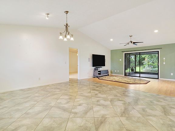 4th image of 1612 SE Grapeland Avenue