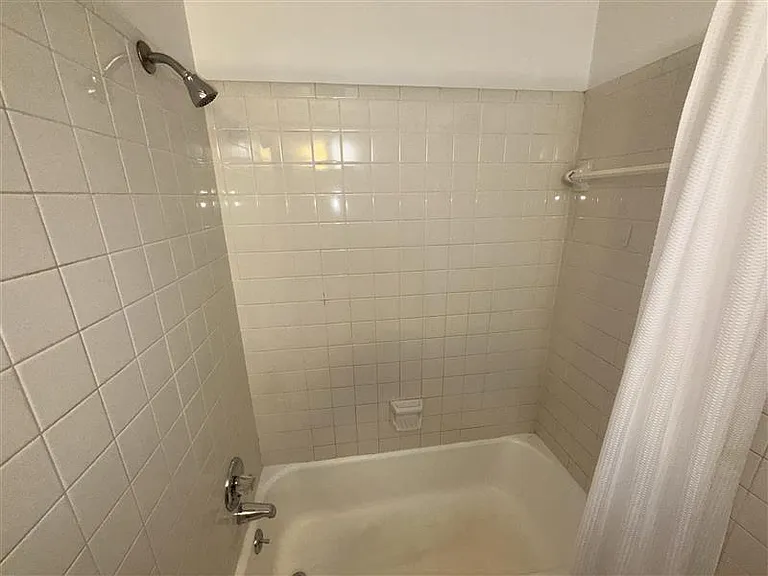 330 Melpar Dr — Photo 8