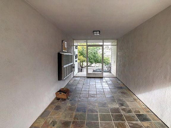 5th image of 832 Euclid St APT 202