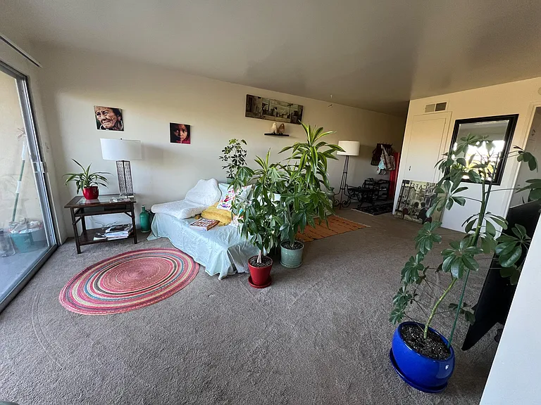 Clairemont Dr — Photo 19