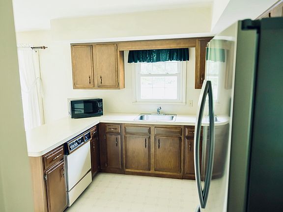 4th image of 11 Bowfin Dr