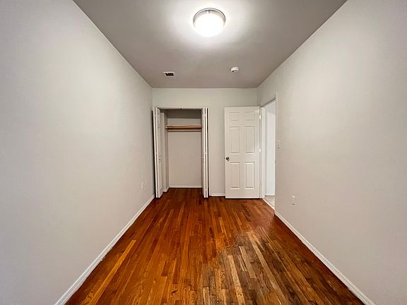 4th image of 326 S 11th St Floor 2