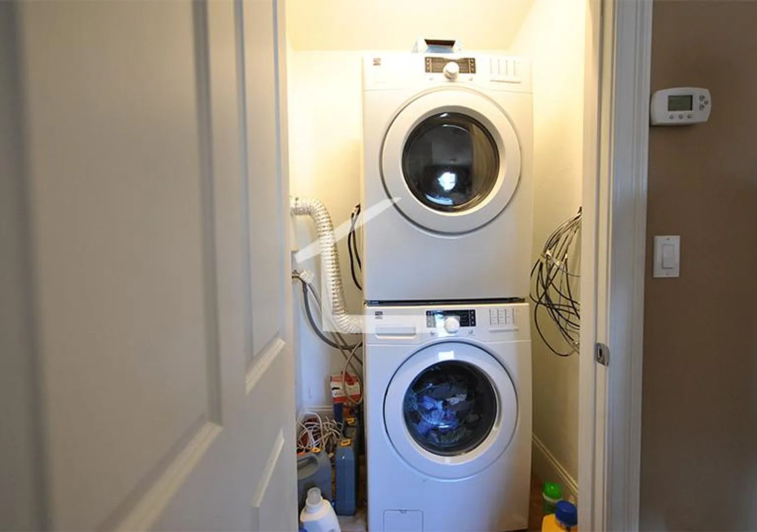 Charming 5 Bedroom — Photo 1
