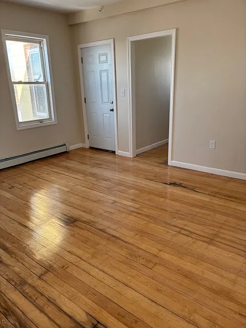 3 bed, $2,700 — Photo 2