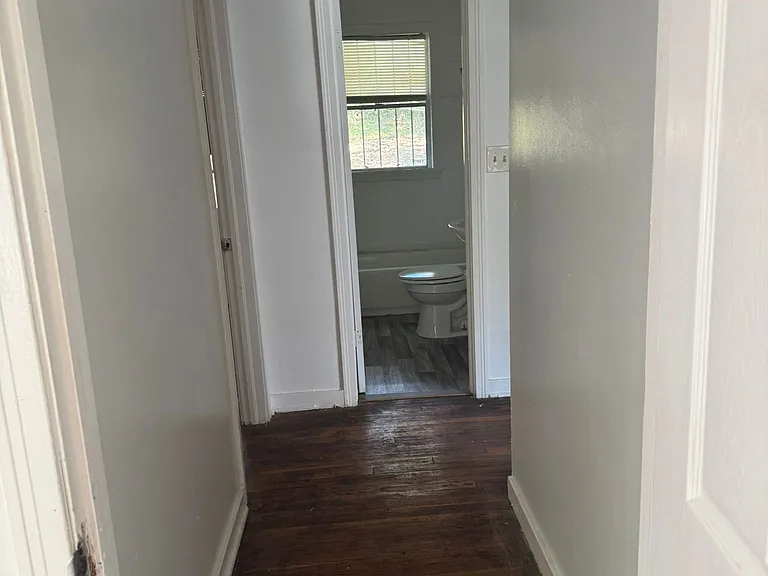 392 Cummins St — Photo 10