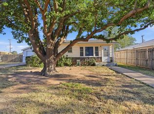 705 11th St, Shallowater, TX 79363
