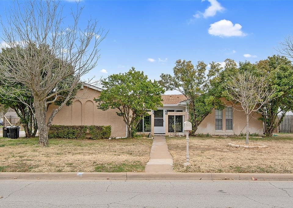 1st image of 3001 S Murco Dr