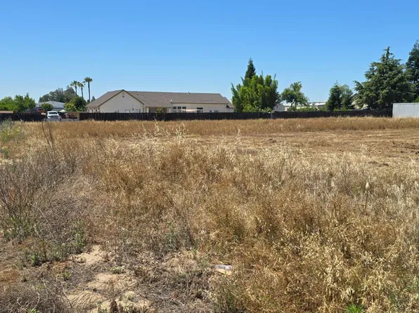 6958 Gertrude Ave, Winton, CA 95388