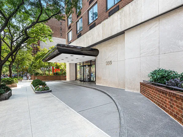 300 East 54th Street 22H image 10 of 10