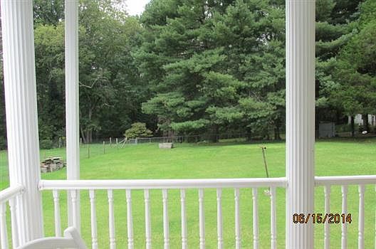 2nd image of 150 Gray Leaf Cir