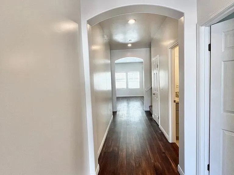 376 Lily Pad Ln — Photo 2