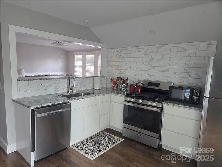 238 S Main St — Photo 11