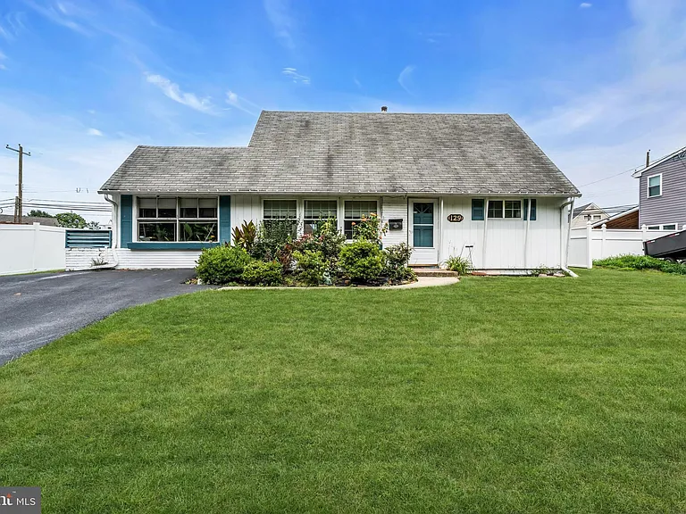 129 Plumbridge Dr — Photo 1