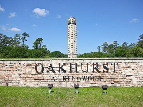 Beautiful Master Planned Oakhurst in Kingwood!