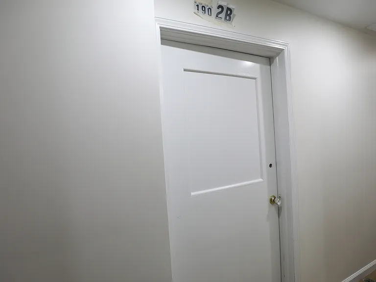 190 Broadway #2B — Photo 4