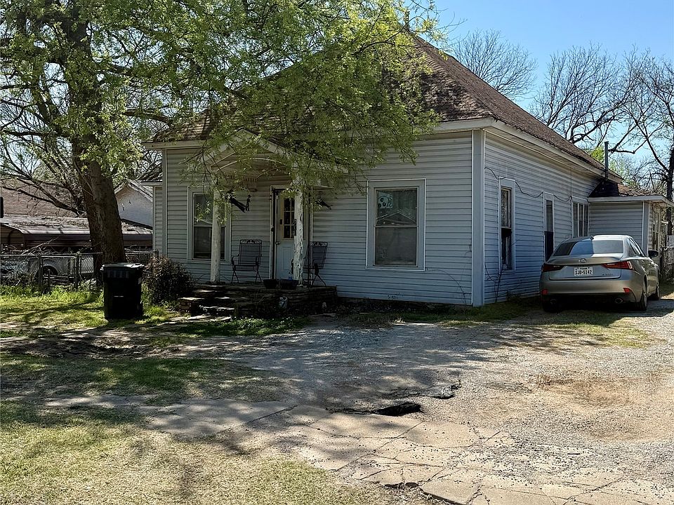 2nd image of 708 W 12th St