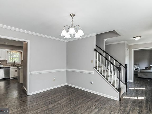 4th image of 11201 Beauclaire Blvd