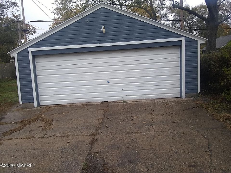 1st image of 241 W 21st St