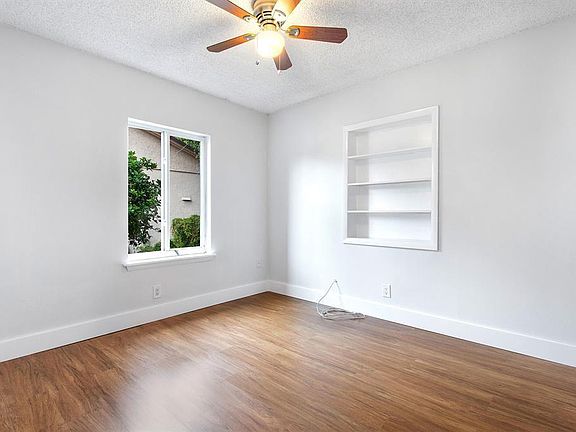 4th image of 9611 Saddlebrook Dr