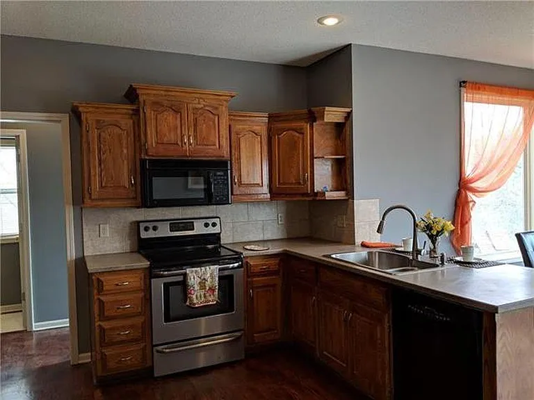 5909 N Bedford Ave — Photo 11