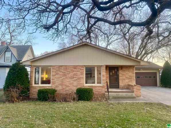 603 Spruce St, Cherokee, IA 51012