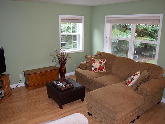 5th image of 1034 S Park Ave