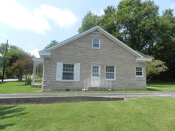 3rd image of 208 E Gipson Ave