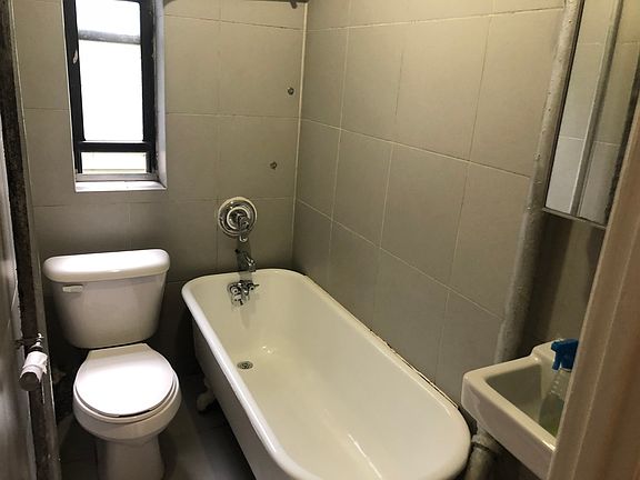3rd image of 623 Metropolitan Ave #C7