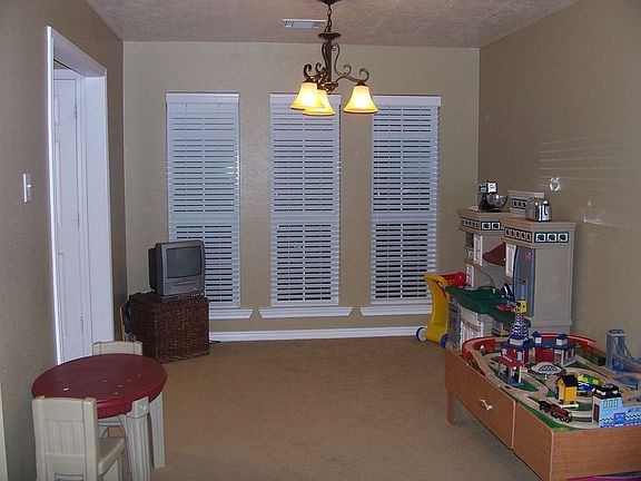 5th image of 1214 Harrisonburg Ln