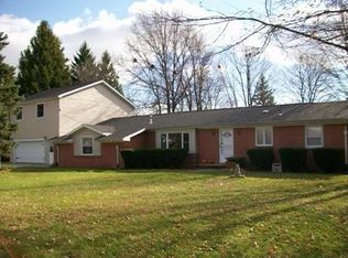 1518 Napoleon Rd, Bowling Green, OH 43402