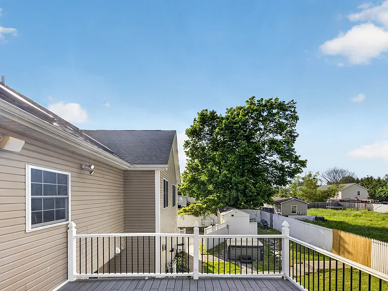 19 Hilltop Pl — Photo 16