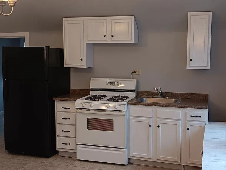 916 Centre Ave #3 — Photo 17