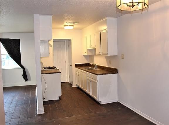 4th image of 212 Auburn Pl
