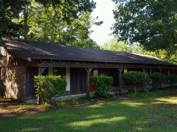 6204 Oden Dr, Pine Bluff, AR 71603
