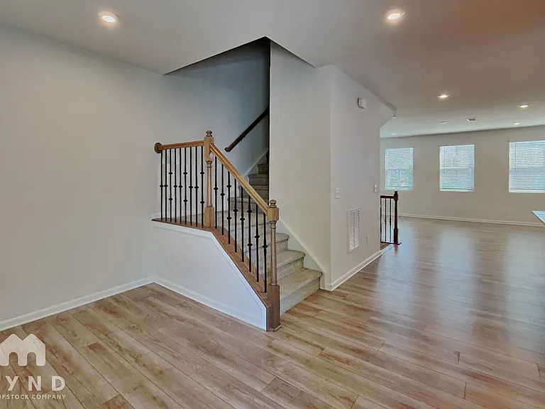 215 Grove Gate Ln #- — Photo 8