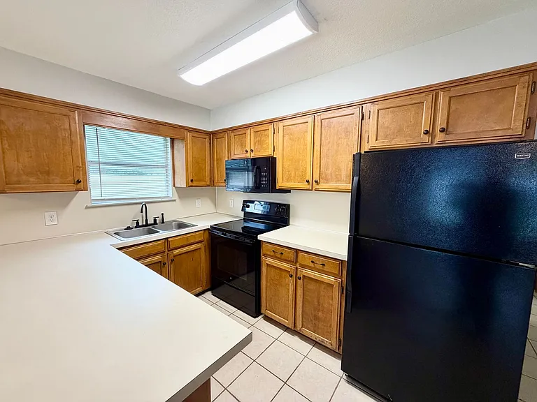 3447 Pewitt Dr — Photo 5