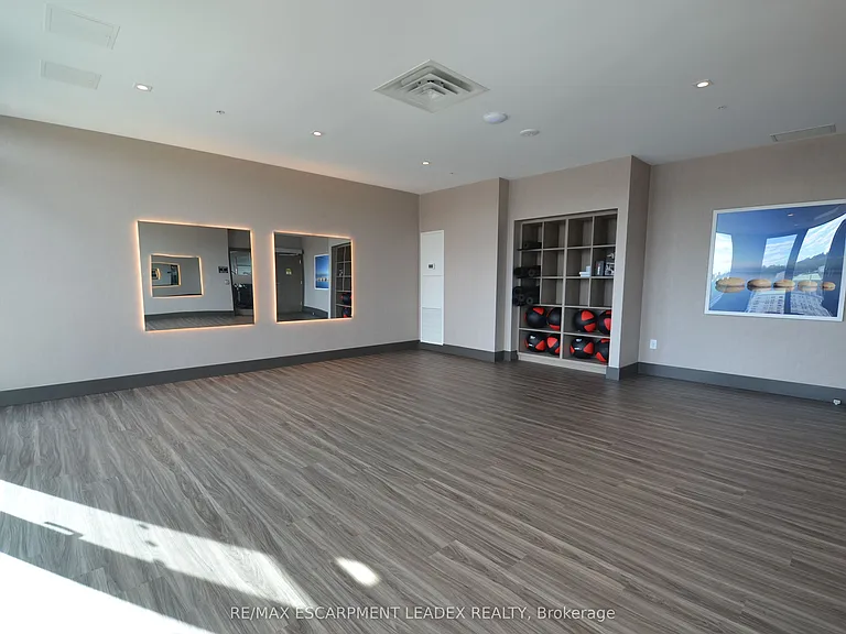75 James St N #1808 — Photo 22
