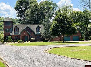 732 Grassy Dr, Gassville, AR 72635