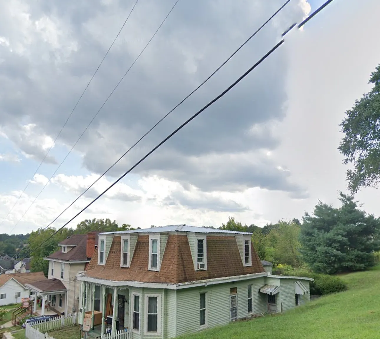 5 bed, 2100 sqft, $1,500 — Photo 2