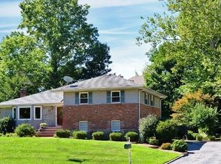 26 Viola Dr, Glen Cove, NY 11542