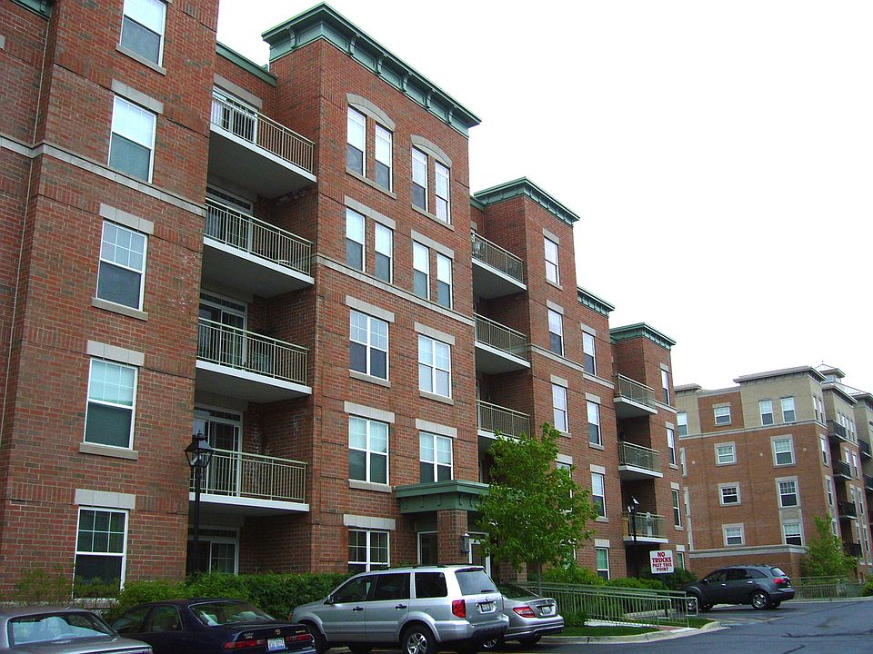 1st image of 132 W Johnson St Unit 105