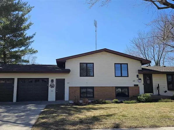 227 Hazelwood Ave, New Ulm, MN 56073