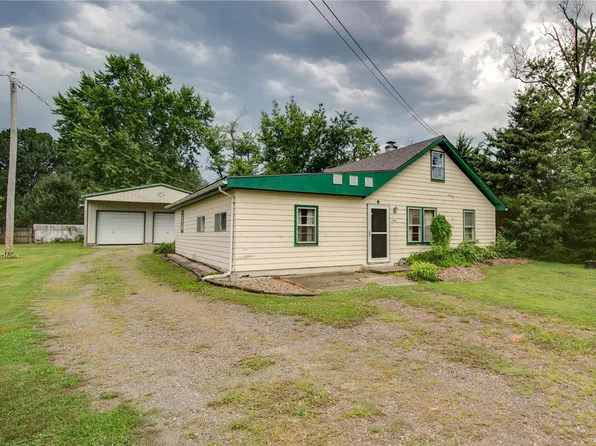 1104 E Spruce St, Jerseyville, IL 62052